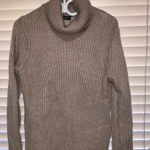 Tortilla-coloured turtleneck knitted tunic!